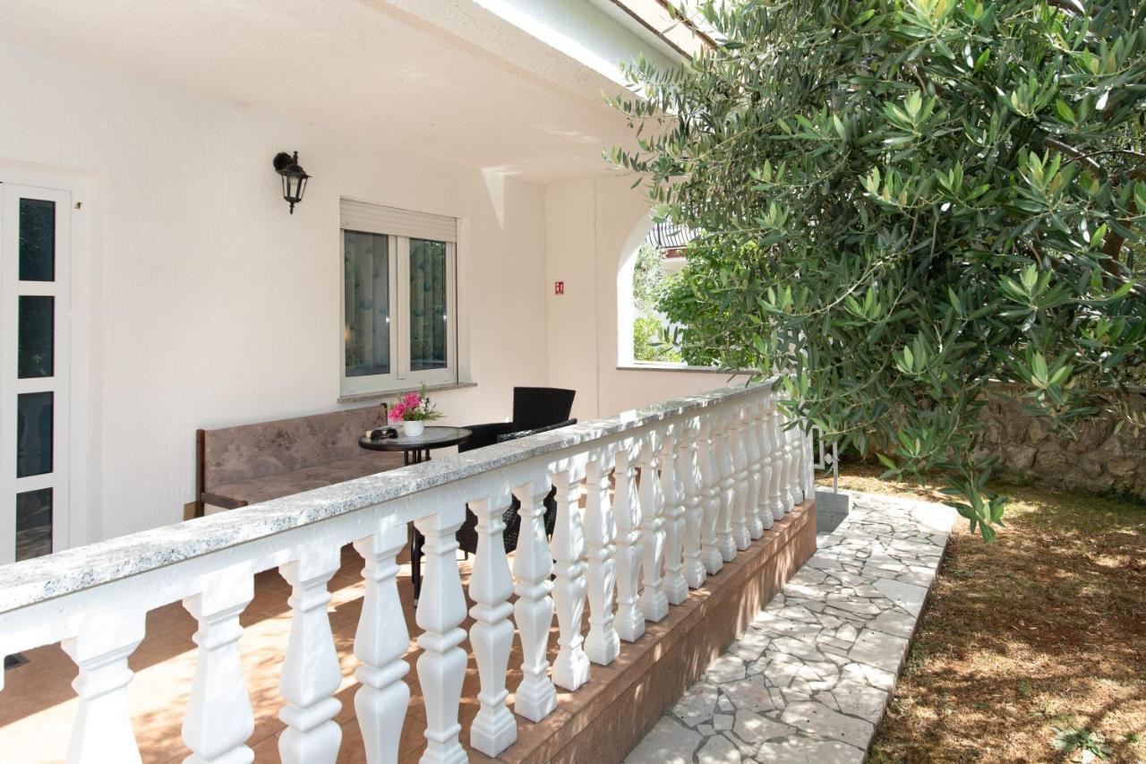 Adria-Holiday House With A Private Pool In Krk Kornić Exterior foto