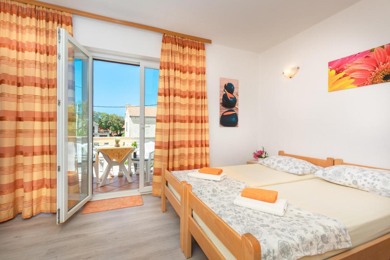 Adria-Holiday House With A Private Pool In Krk Kornić Exterior foto